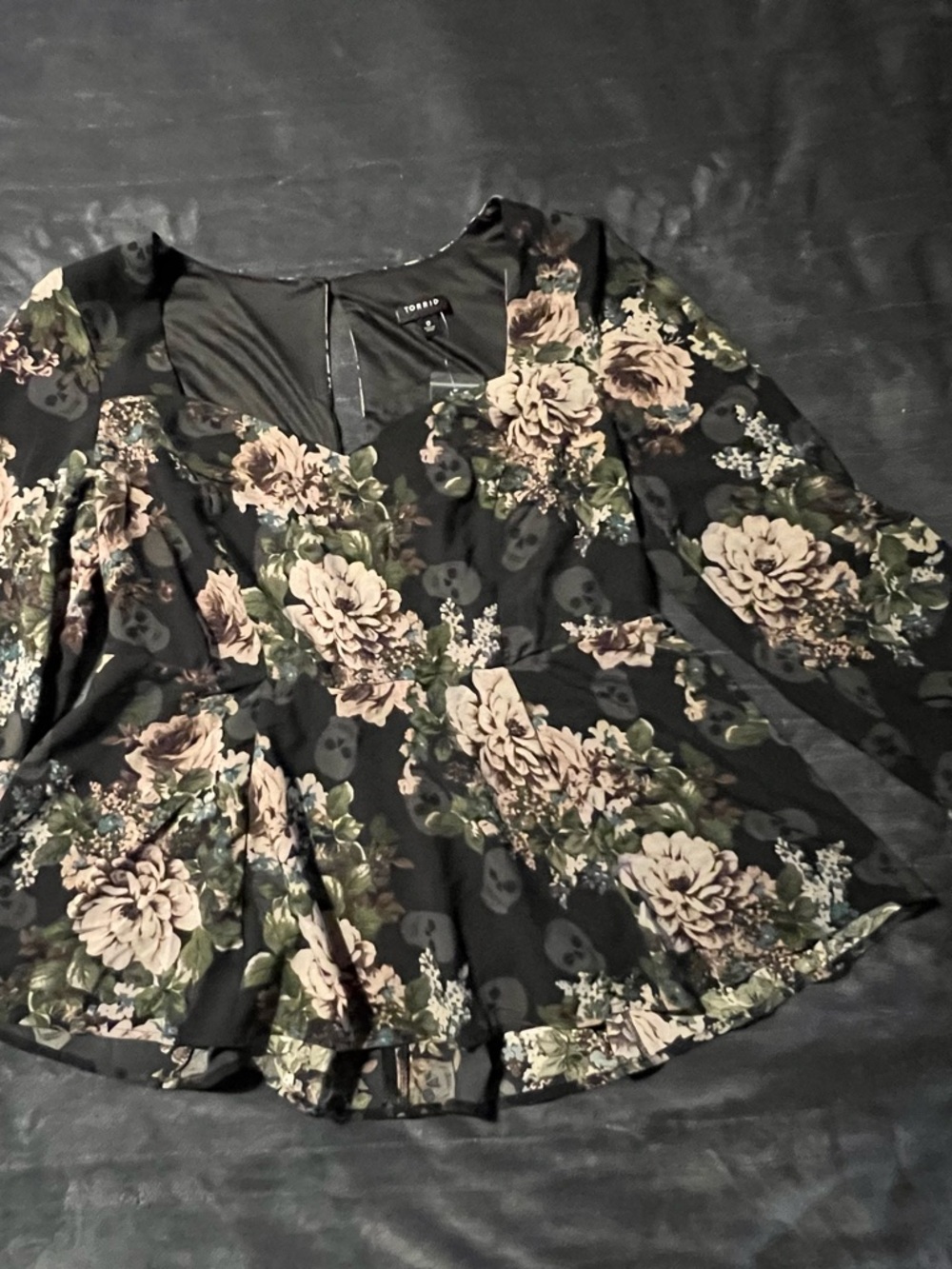 NWT Torrid Floral Skull Print Peplum Blouse - Picture 4 of 8
